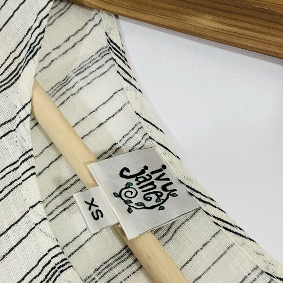 Ivy Jane Floral Embroidered Pin Stripe Dolman Boho Blouse Size XS Women’s - Picture 8 of 9